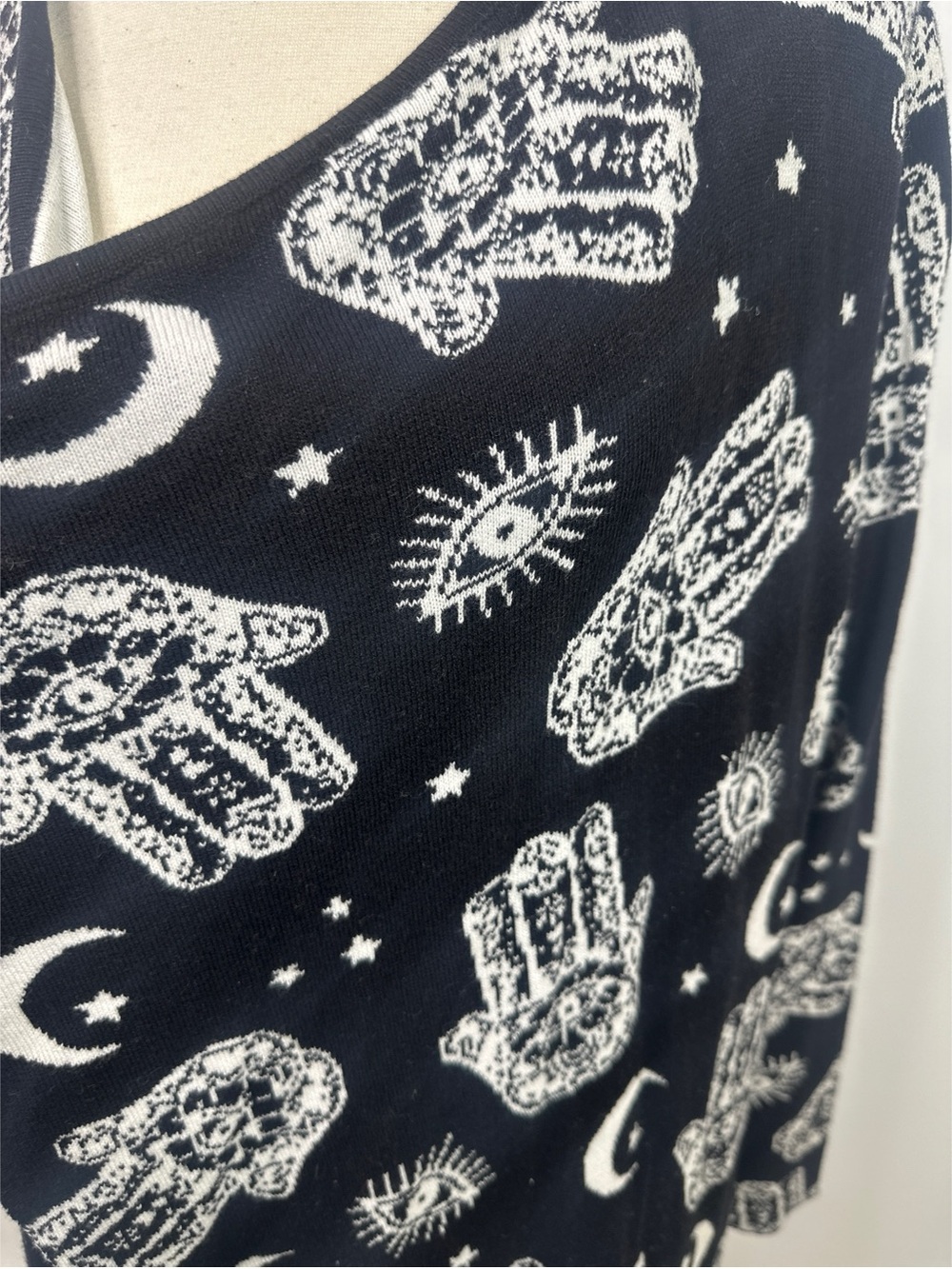 Hot Topic Hamsa Hand Flyaway Open Front Cardigan - Picture 6 of 10